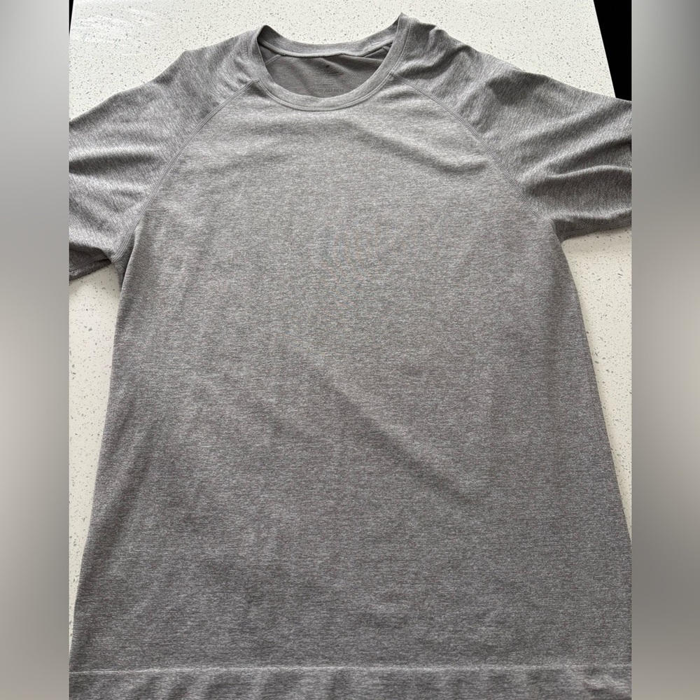 EUC Fabletics Men’s Workout Shirt